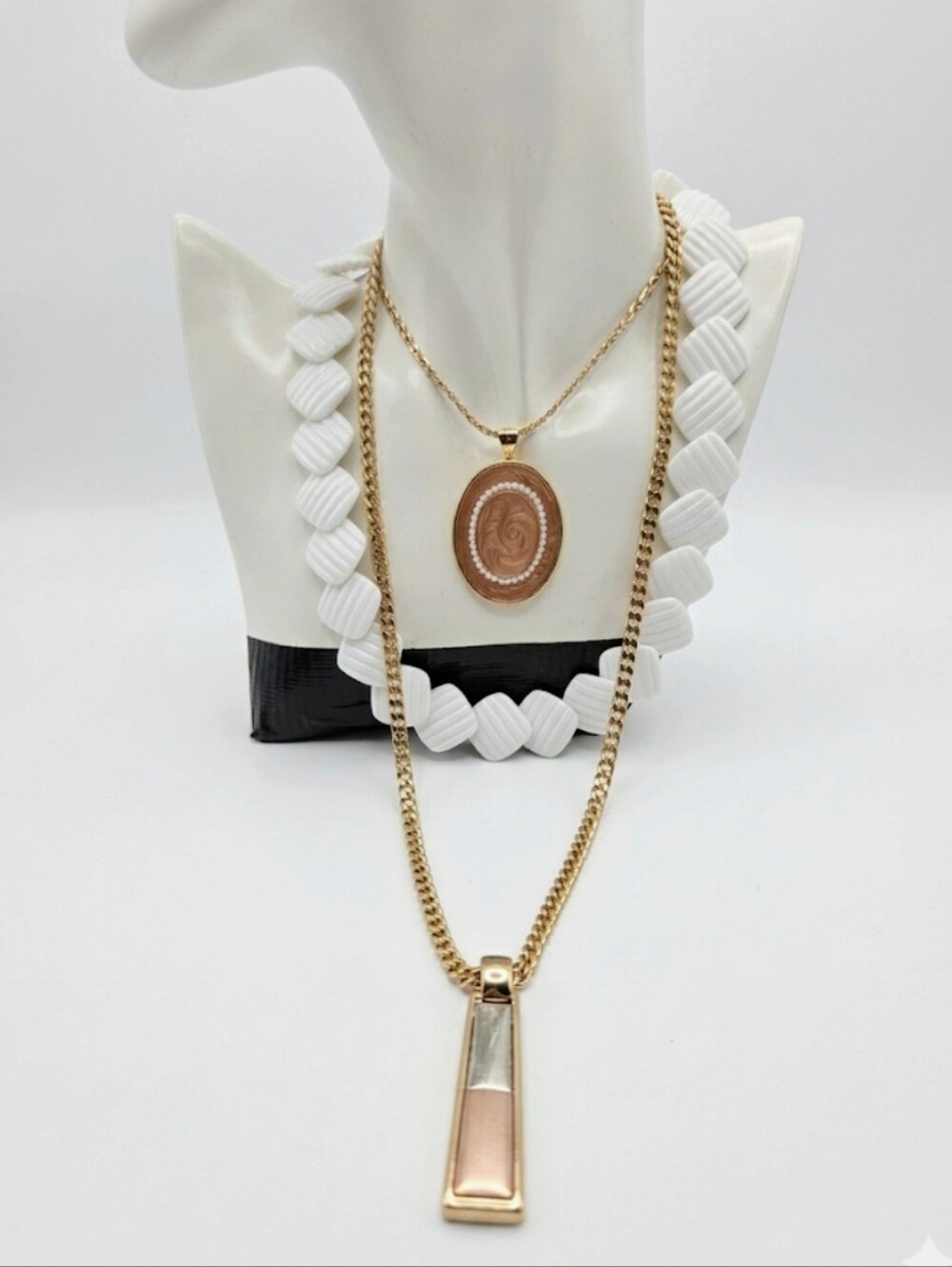 3pc Vintage Gold-Tone & White Jewelry Lot Citation LC